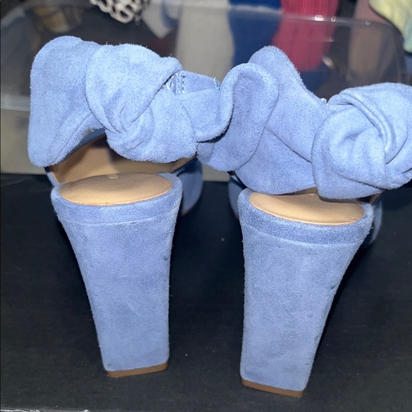 Banana Republic Women's Light Blue Suede Heels - Picture 4 of 6